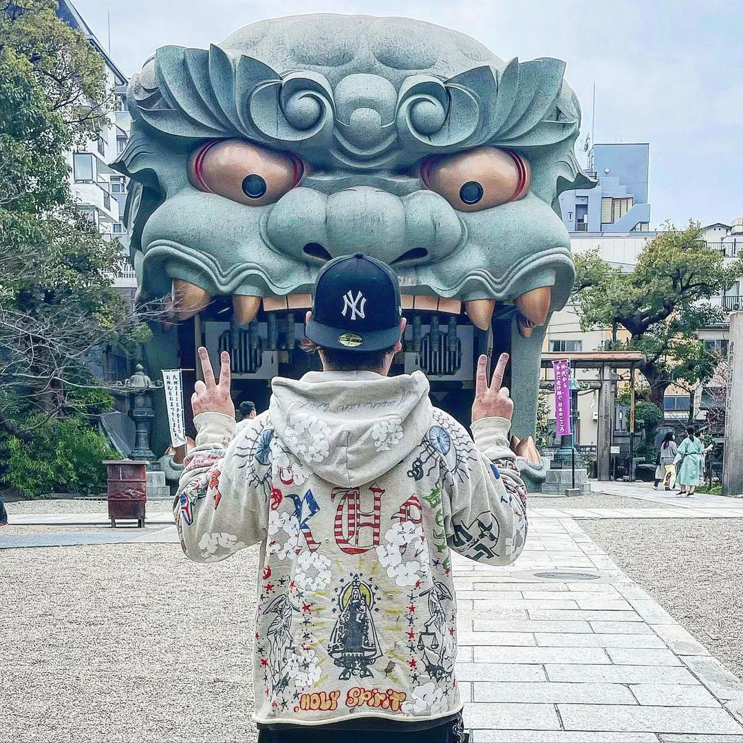 DENIM TEARS × ©SAINT M×××××× "SAINT TEARS" Graffiti Hoodie Joint Model Cotton Graffiti Hoodie Fully Printed Washed Distressed Holes Vintage Sweatshirt Gray S-XL Super Heavy Duty! The whole piece is printed with 35 screens and counterpoint printing!